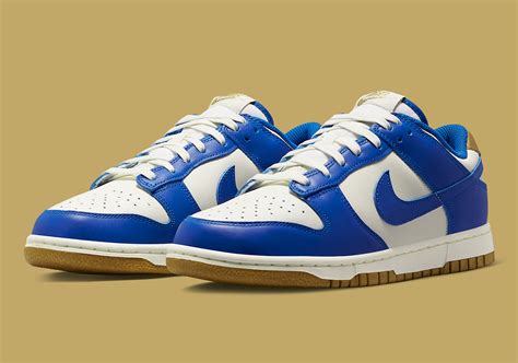 royal blue Nike dunks women